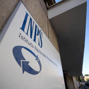 Pensioni di inabilità, l’aumento a 651 euro è retroattivo se si presenta la domanda entro il 30 ottobre. Ecco come funziona