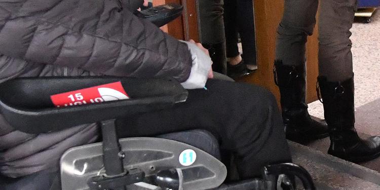 Disabili, contributi per ascensori e rampe