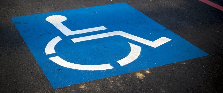 Parcheggio disabili con contrassegno: approvata la gratuità sulle strisce blu