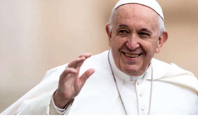 Papa Francesco: all’Istituto Serafico, “guardare alla persona disabile come a uno di noi, chi di noi non ha dei limiti?”